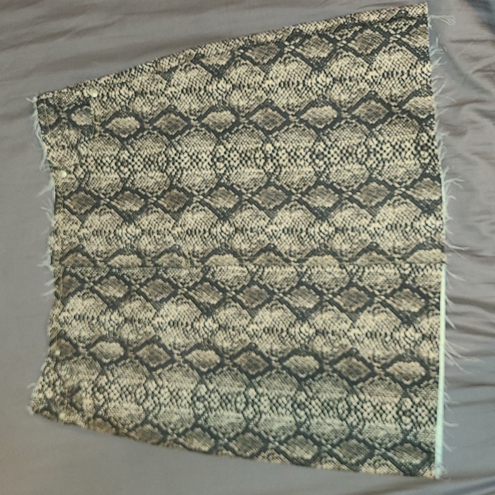 Medium Snake Pattern Mini Skirt